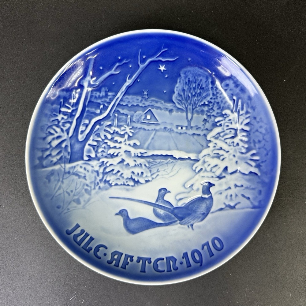 Bing & Grondahl (B&G) "Pheasants in the snow at Christmas", #9070,‎ Vintage 1970